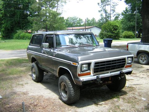 1979 Ford Bronco - Tilt does not look so bad from this angle. Body is clean and staright. Very little rust anywhere. Still has original floors. Lots of small…
