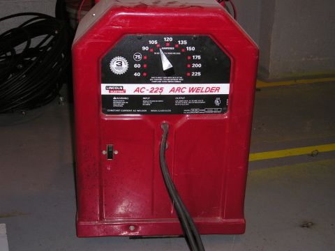 1996 Ford Bronco - This is a Lincoln Electric AC-225 Arc Welder, not a 1996 Ford Bronco.