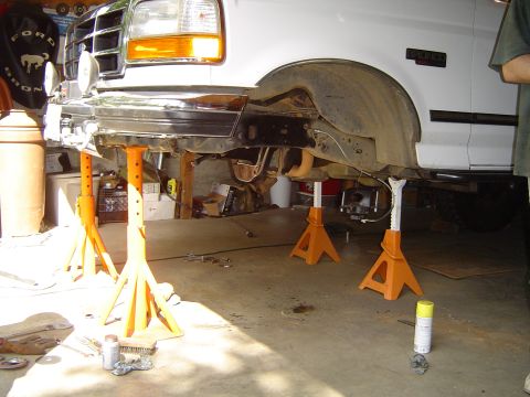 1989 Ford Bronco - Chev calipers installed, and ready for new axle