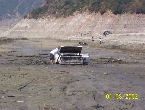1985 Ford Bronco - found these guys first thing sunday morning (i was told they were stuck since 12:00 p.m. saturday.