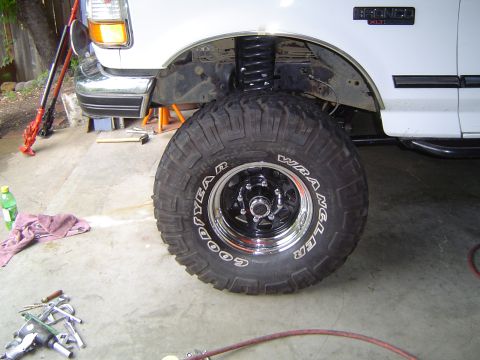 1989 Ford Bronco - Axle moved forward 1"