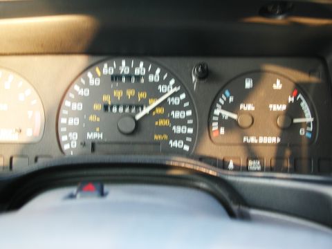 1992 Ford Taurus - The dashboard gauges of a 1992 Ford Taurus show the odometer at 88,221 miles and the speedometer at 60 MPH.