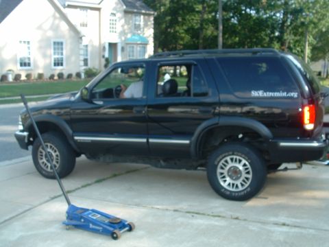 1978 Chevrolet C/K Pickup - factory tires (mine) on Georges truck with 2" body lift