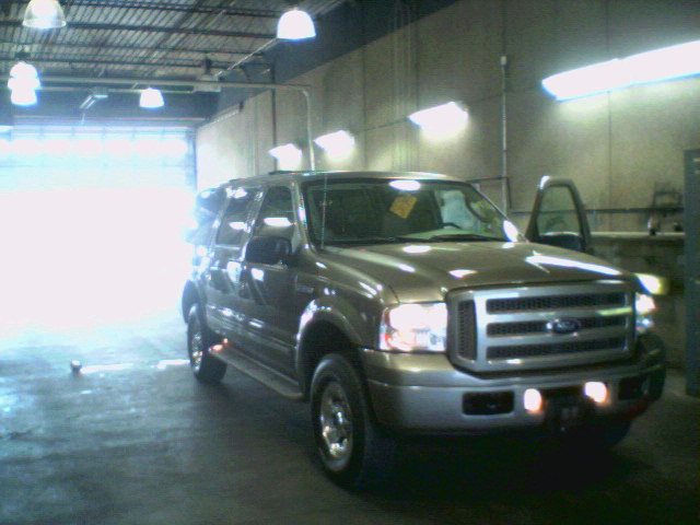 2005 V10 Excursion Limited getting the final check up :D