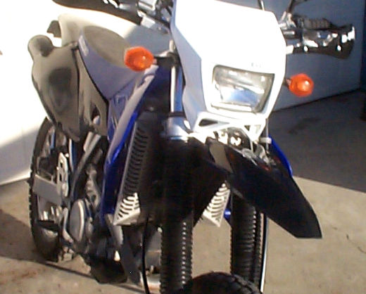 2005 Suzuki DR-Z400S motorcycle front view