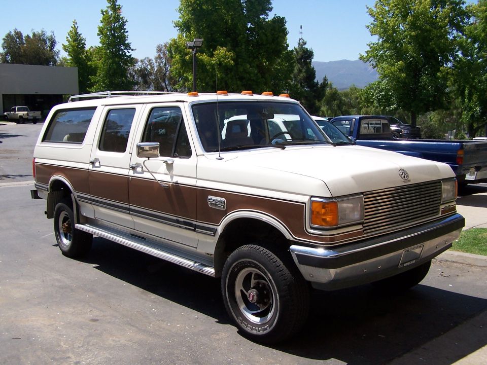 1988 Ford C-350 (Centurion Conversions)