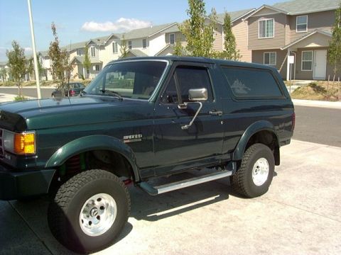 1991 Ford Bronco - side