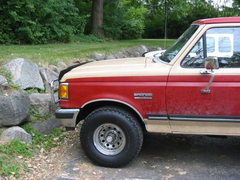 1990 Ford Bronco - shot of the deflector matt and i installed too