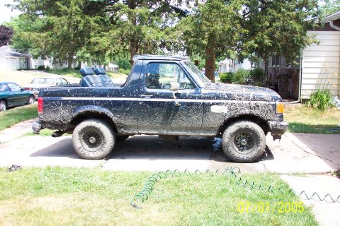 1988 Ford Bronco - New Warn Standard hubs installed. 4x4 works great. would have had more fun if we weren't in a drought.