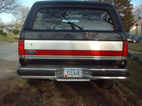 1988 Ford Bronco - Day I brought it home. No power steering, no window motors. Drivers side door is missing panel and handle, door won't open. 2 cylinders mis…