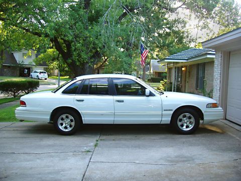 1993 Ford Crown Victoria - The day after I installed MB Motoring wheels.