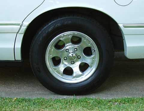 1993 Ford Crown Victoria - Closeup of MB Motoring 15x7 wheel.