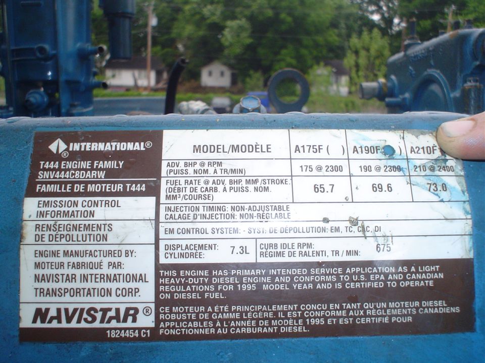 Navistar T444 engine data plate showing 1995 model year