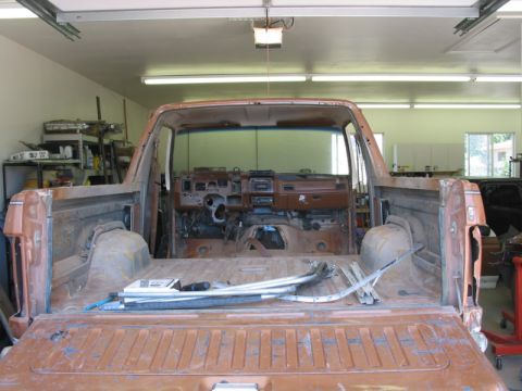 1981 Ford Bronco - All the important bits removed. Ready for the knife.