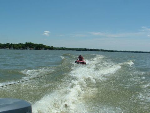 1988 Ford Bronco - Stay in the middle of the wake .