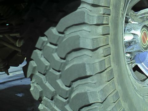 1986 Ford Bronco - Cheep Shot of Tires
