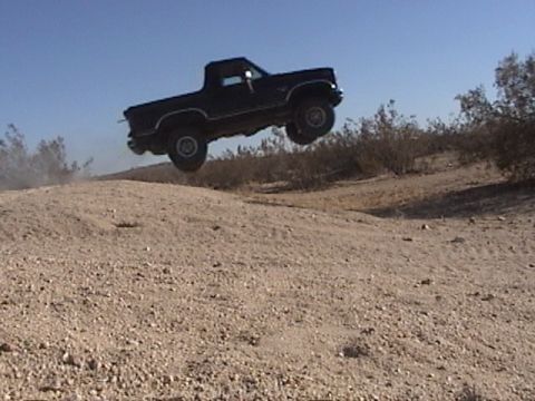 1986 Ford Bronco - Jump 2