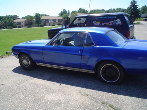 1968 Ford Mustang - side view