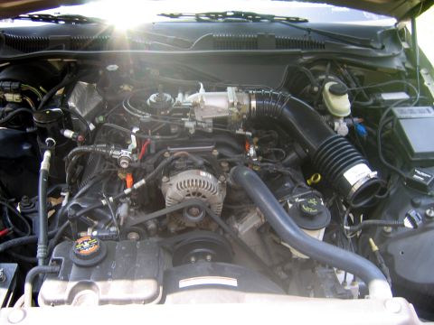 2000 Ford Crown Victoria - Airbox removed.