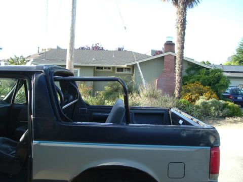 1989 Ford Bronco - This 1989 Ford Bronco has an aftermarket roll cage installed and the top removed.