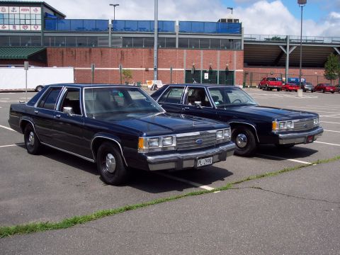 2001 Ford Crown Victoria - Twins!