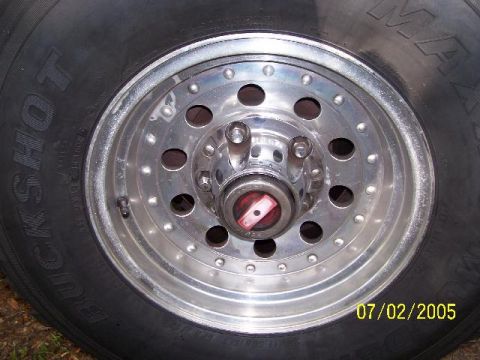 1987 Ford Bronco - Wheel & Center Cap