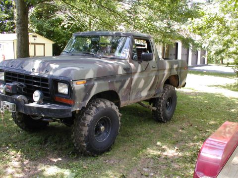 1979 Ford Bronco - This 1978 Ford Bronco is painted in camouflage and equipped for off-road use.
