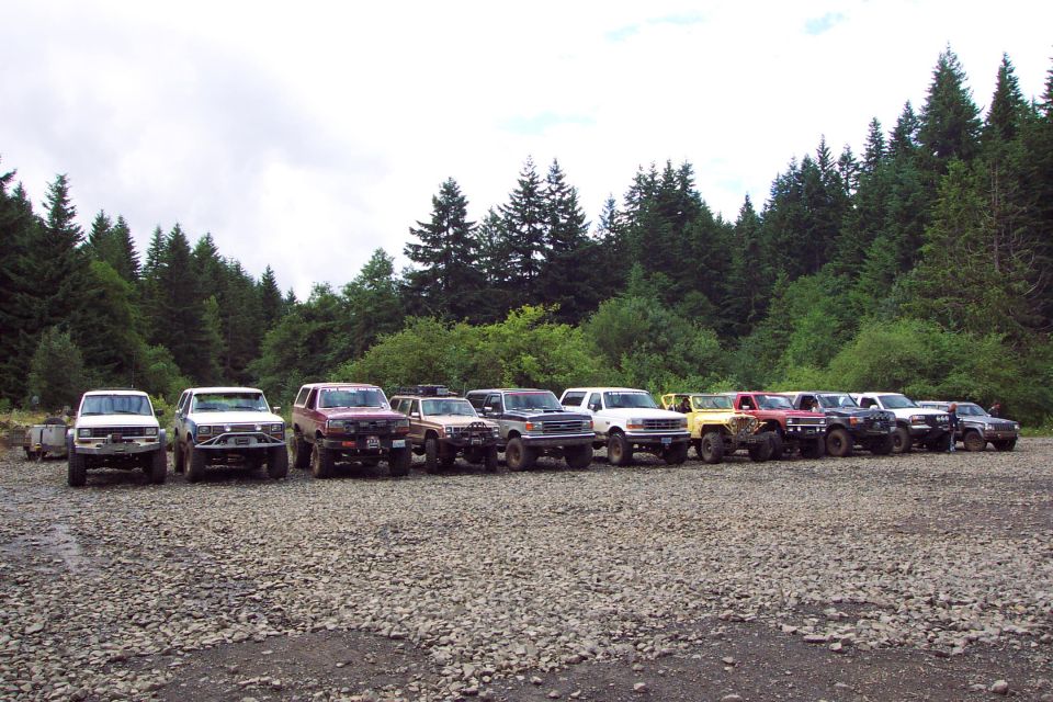 Group Line Up

6 Big Broncos
2 Bronco IIs
2 Jeeps
2 Quads
1 Yukon
1 Cherokee
1 Wagoneer

Yes I know, Cherokees & Wangoneers are Jeeps too.
(all are not in picture)
(7/9/2005)