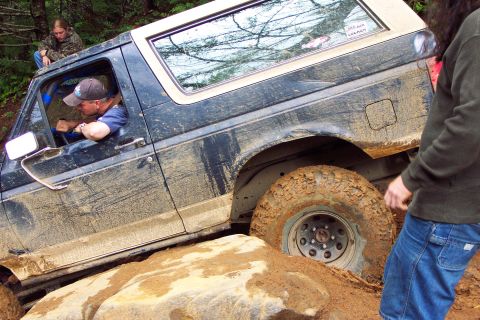 1996 Ford Bronco - Mini-Rubicon, Mike Tim guiding Mike down Mini-Rubicon (7/9/2005)