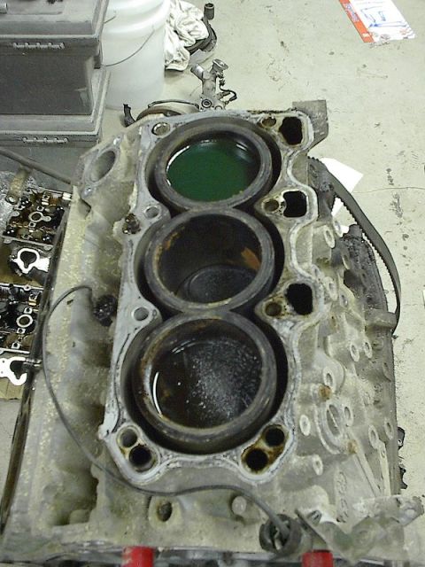 1993 Ford Probe - Cylinder 6 can also double as a swimming pool.