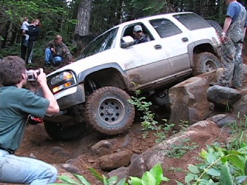 1996 Ford Bronco - Mini-Rubicon, Greg Mke guiding Greg down Mini-Rubicon (7/9/2005)