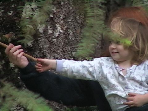 1996 Ford Bronco - Keeping entertained while the group plays on Mini-Rubicon. The little one is Monica and the redhead is Michayla. (7/9/2005)