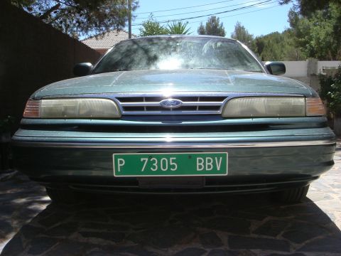 1996 Ford Crown Victoria photo