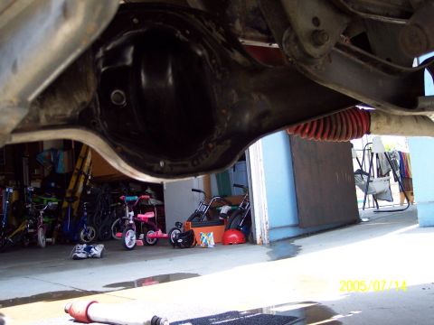1985 Ford Bronco - rr shot of center diff.