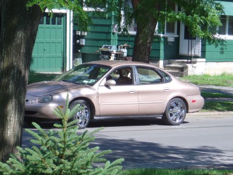 1998 Ford Taurus - neighbors car
