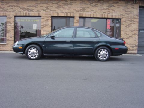 1998 Ford Taurus - my new 98 : )