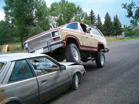 1985 Ford Bronco - car crawl