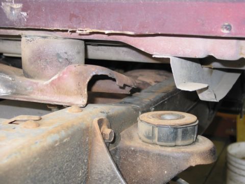 1981 Ford Bronco - Seeing what the possibilities are for reusing the crossmember
