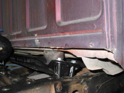 1981 Ford Bronco - Finished cab mount crossmember in place.