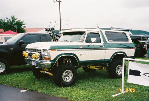 1978 Ford Bronco “supergreen”