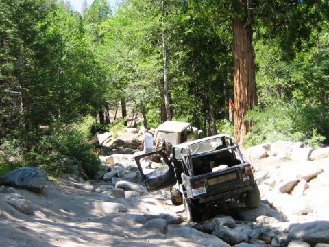 1985 Ford Bronco - doing the rock garden