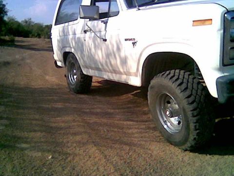 1980 Ford Bronco - all stock but i gotta little flex