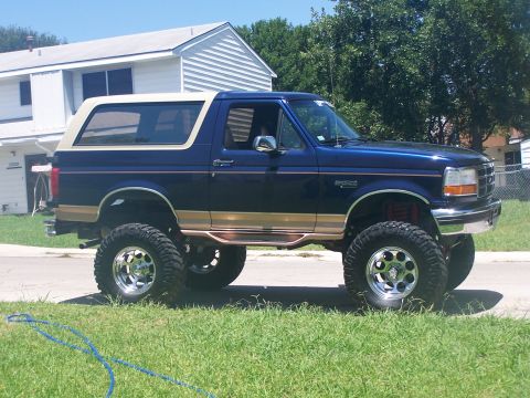 1995 Ford Bronco photo