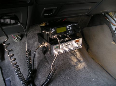 1993 Ford Bronco - Icom IC-V8000 and cobra 25LTD