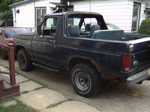 1981 Ford Bronco - rust on rear quarter