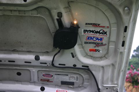 1994 Ford Bronco - factory light with a 25' retractable cord.