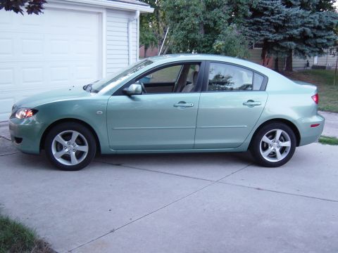 2004 Mazda 3 photo