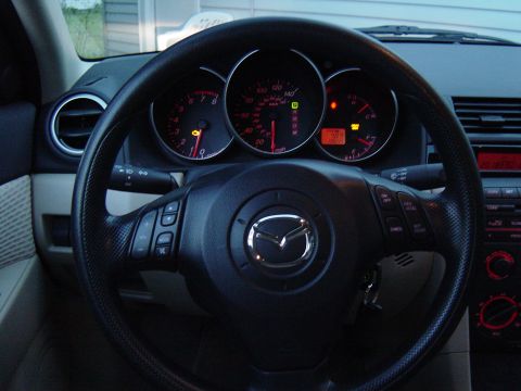 2004 Mazda 3 photo