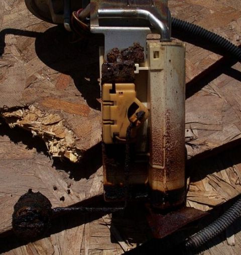 1990 Ford Bronco - This is a fuel pump assembly, not a 1990 Ford Bronco.