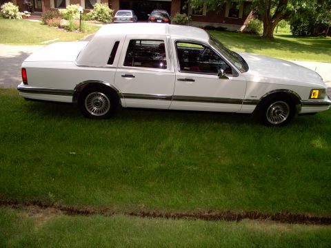 1990 Lincoln Town Car - Passenger's side